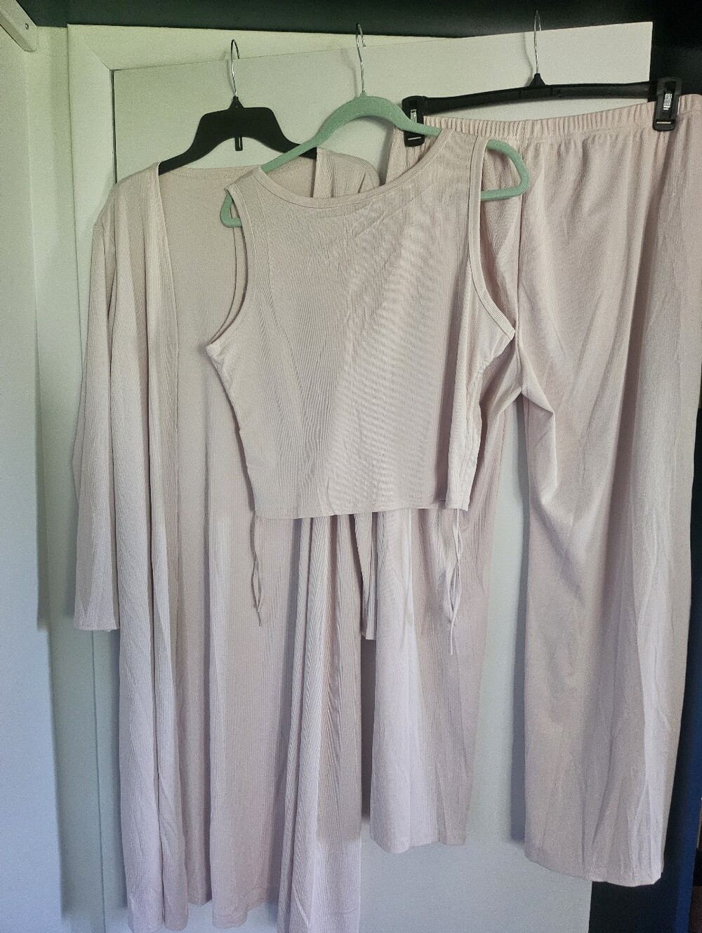 Women's Blush pink 3-Piece Lounge Robe Set - Cozy Layered Sleepwear Trending - Picture 2 of 8